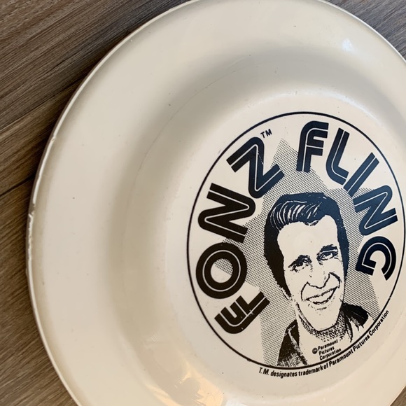 Vintage Fonz Fling Frisbee Fonzie Humphrey Flier Happy Days tv show Paramont 70 - Picture 6 of 8